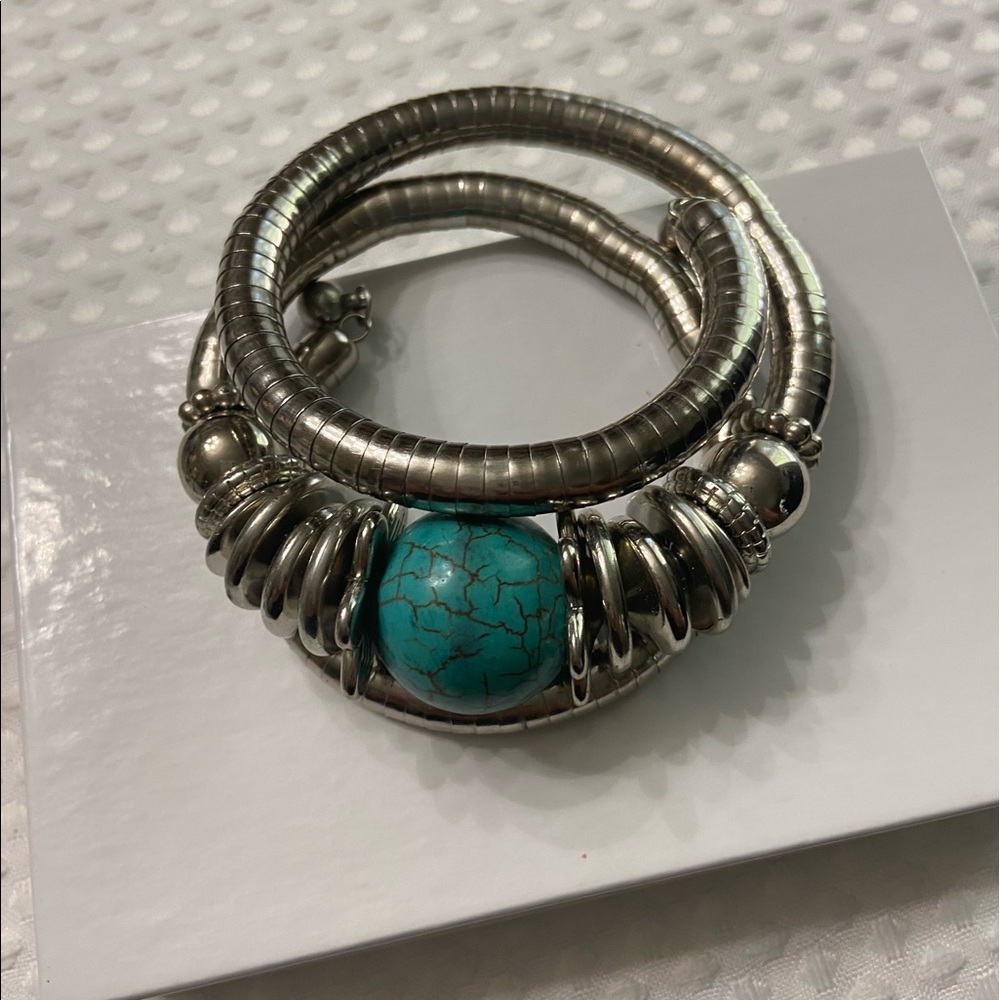 Silvertone wrap bracelet with Turquoise round bead